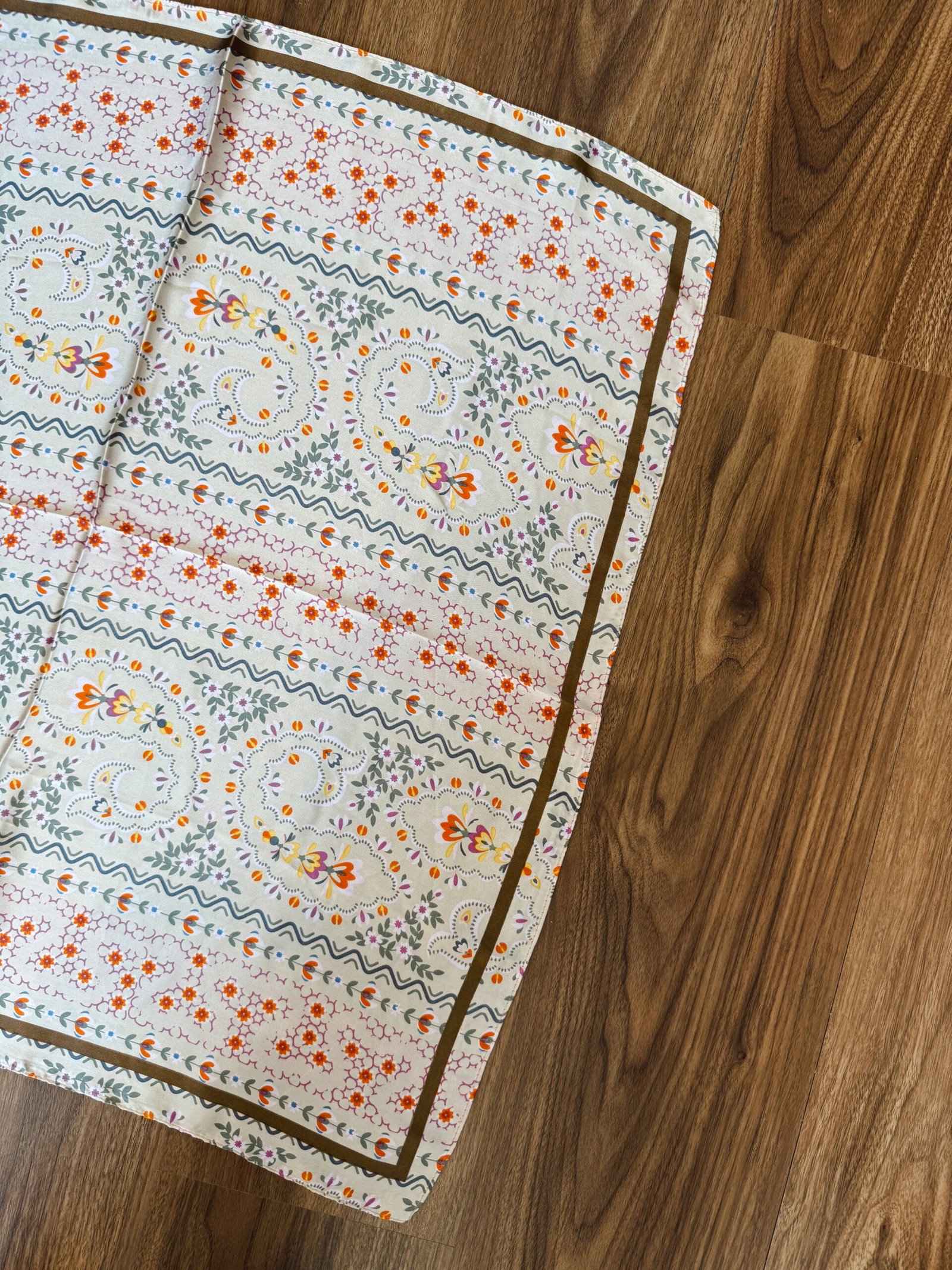 PAÑUELO ESTAMPADO SEDA - Image 2