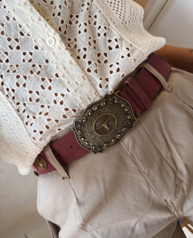 CINTO HEBILLA Y APLIQUES TORO BORDO