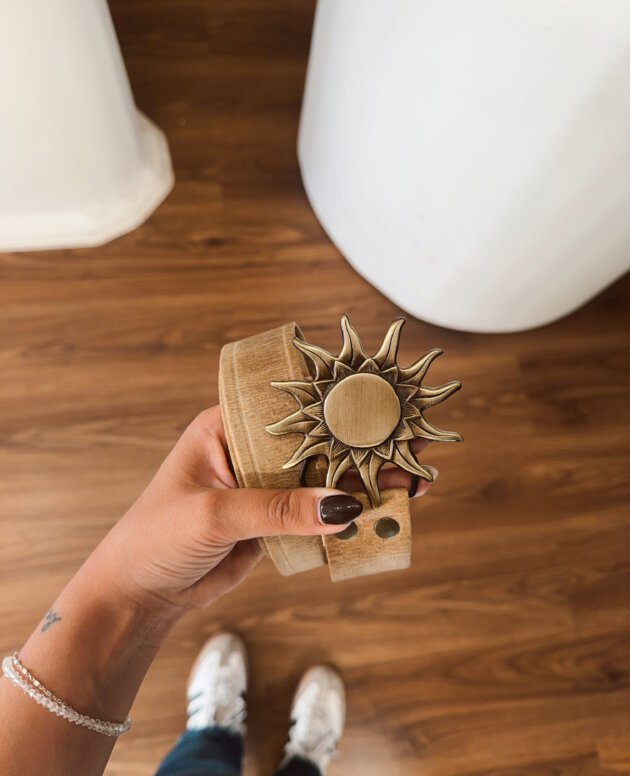 CINTO SOL LISO DORADO CUERO CRUDO