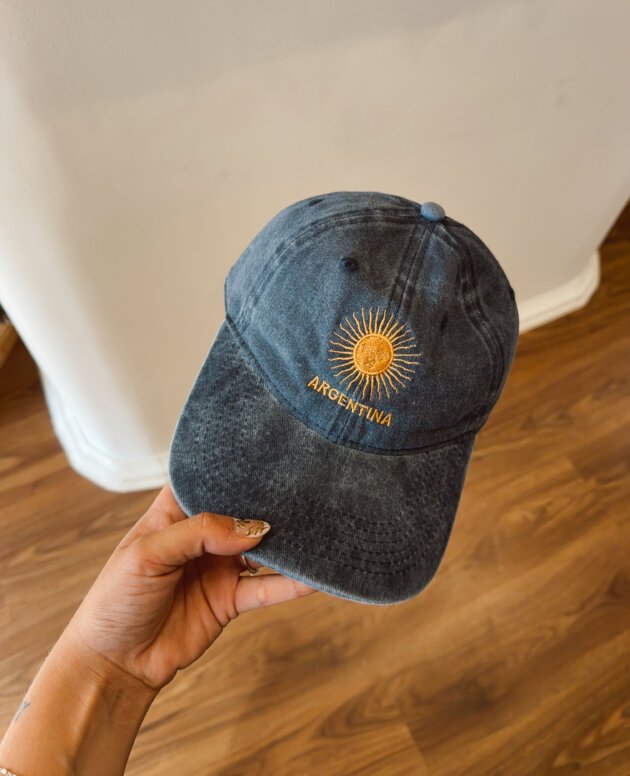 GORRA BORDADA ARG Y SOL AZUL OSCURO