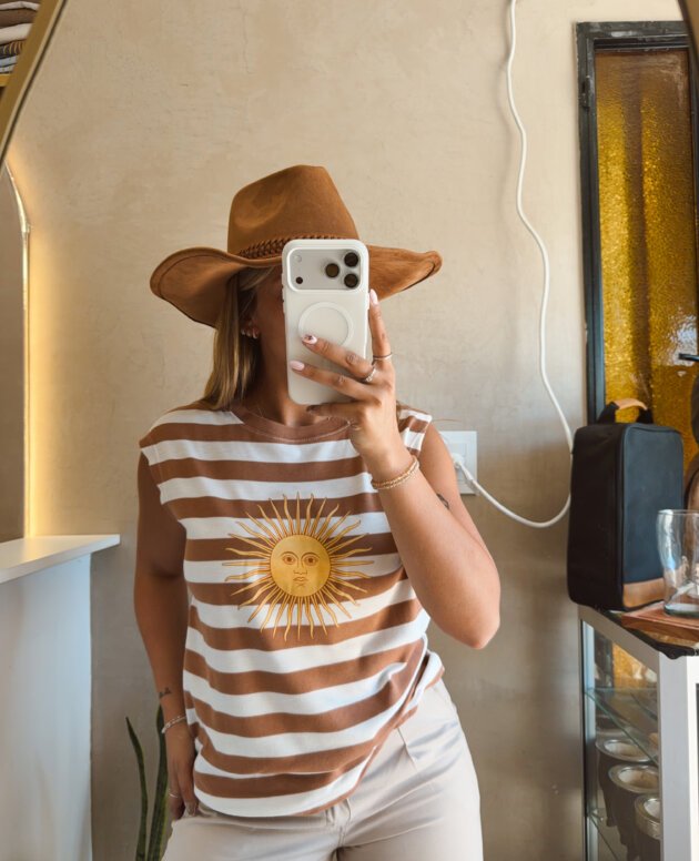 MUSCULOSA MARRON SOL DE MAYO