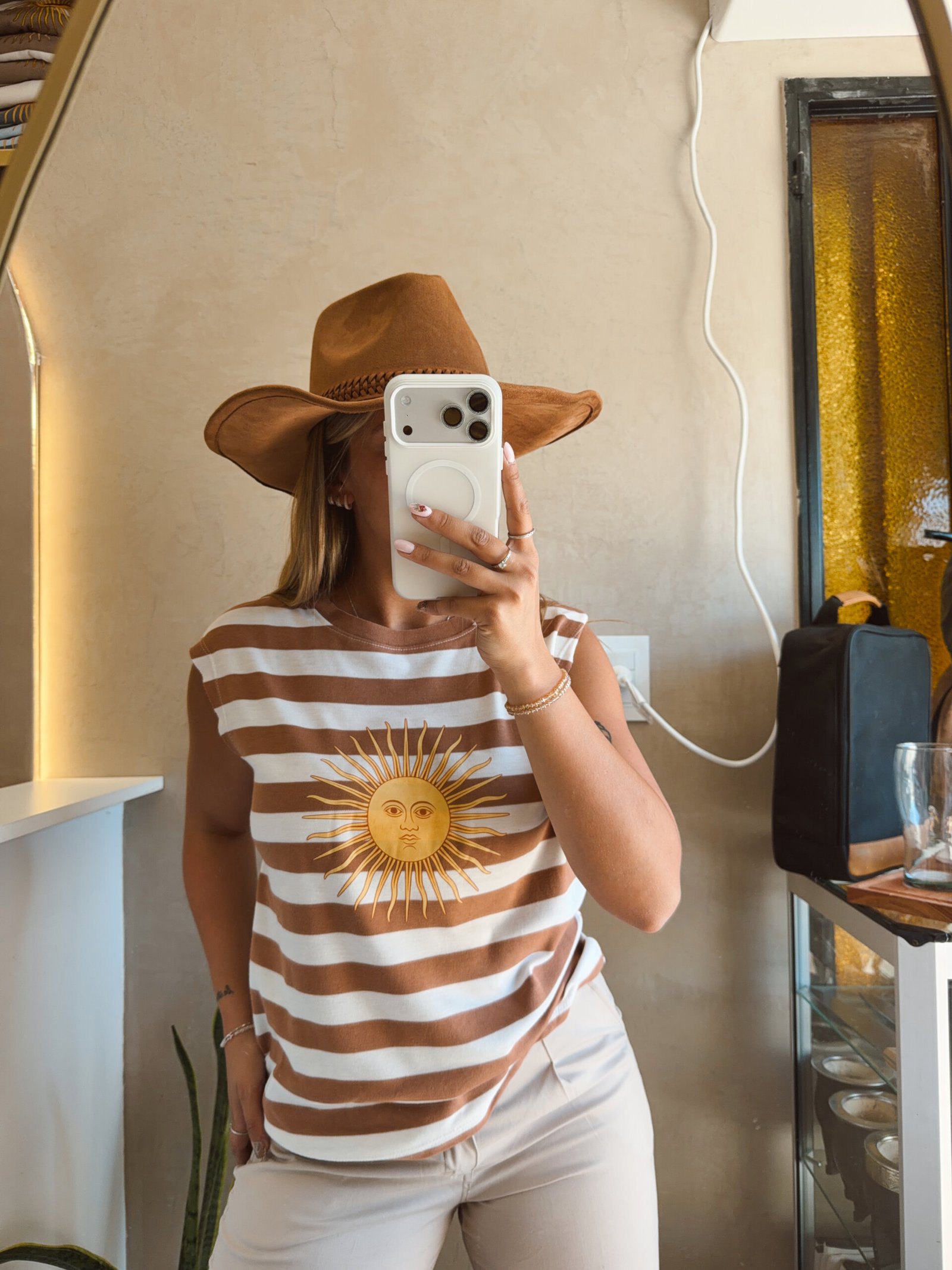 MUSCULOSA MARRON SOL DE MAYO