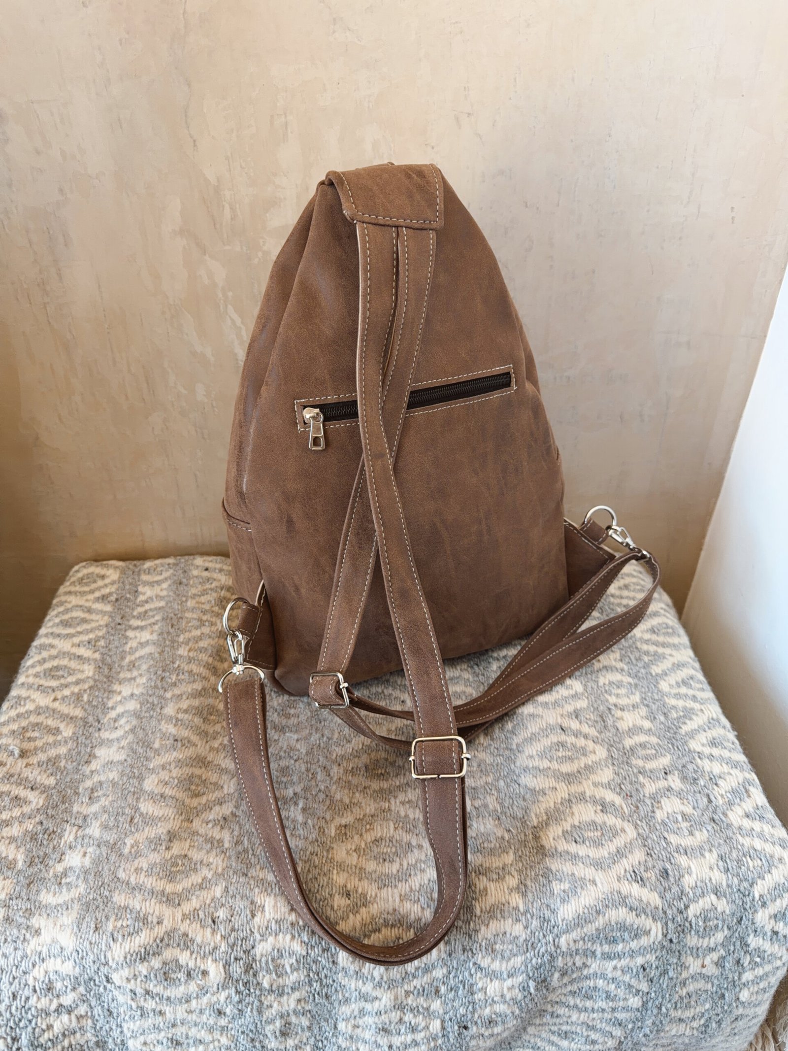 MOCHILA MARRON SOL BORDADA - Image 3