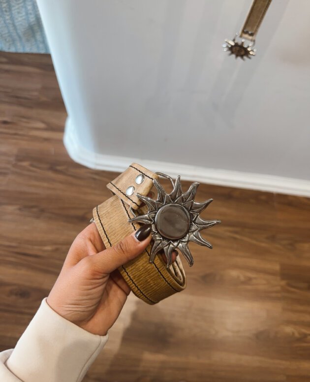 CINTO SOL LISO PLATEADO CUERO CRUDO COCIDO