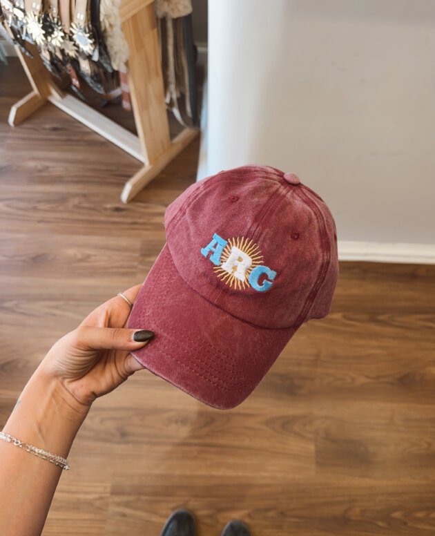 GORRA BORDADA ARG FUCSIA