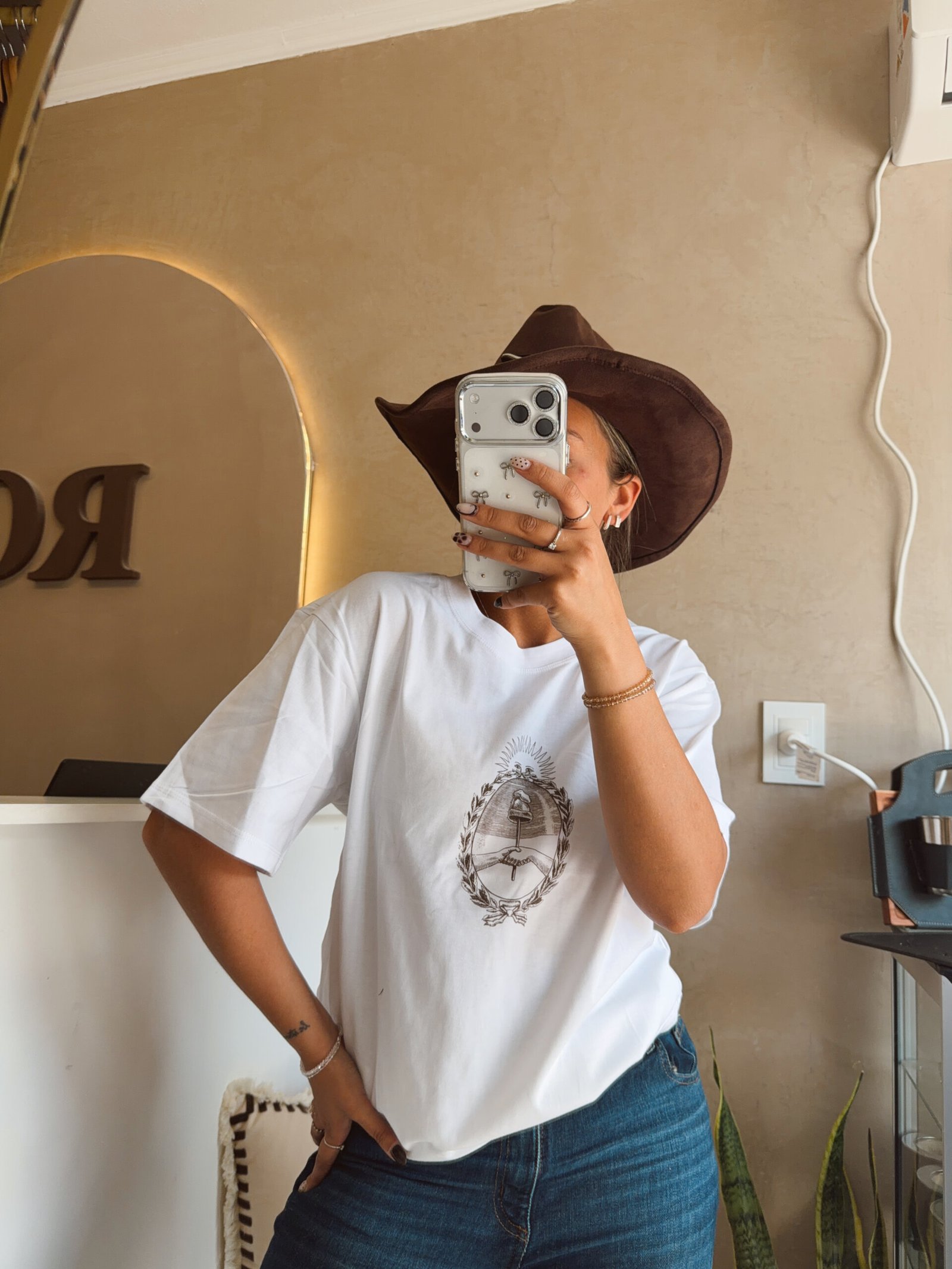 REME ALGODON PREMIUM OVER ESCUDO NACIONAL BLANCO - Image 3