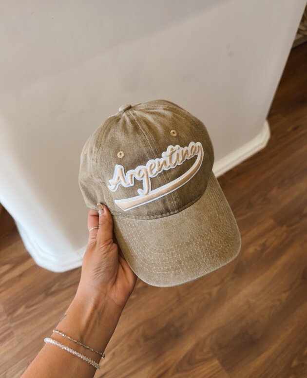 GORRA BORDADA ARGENTINA BEIGE