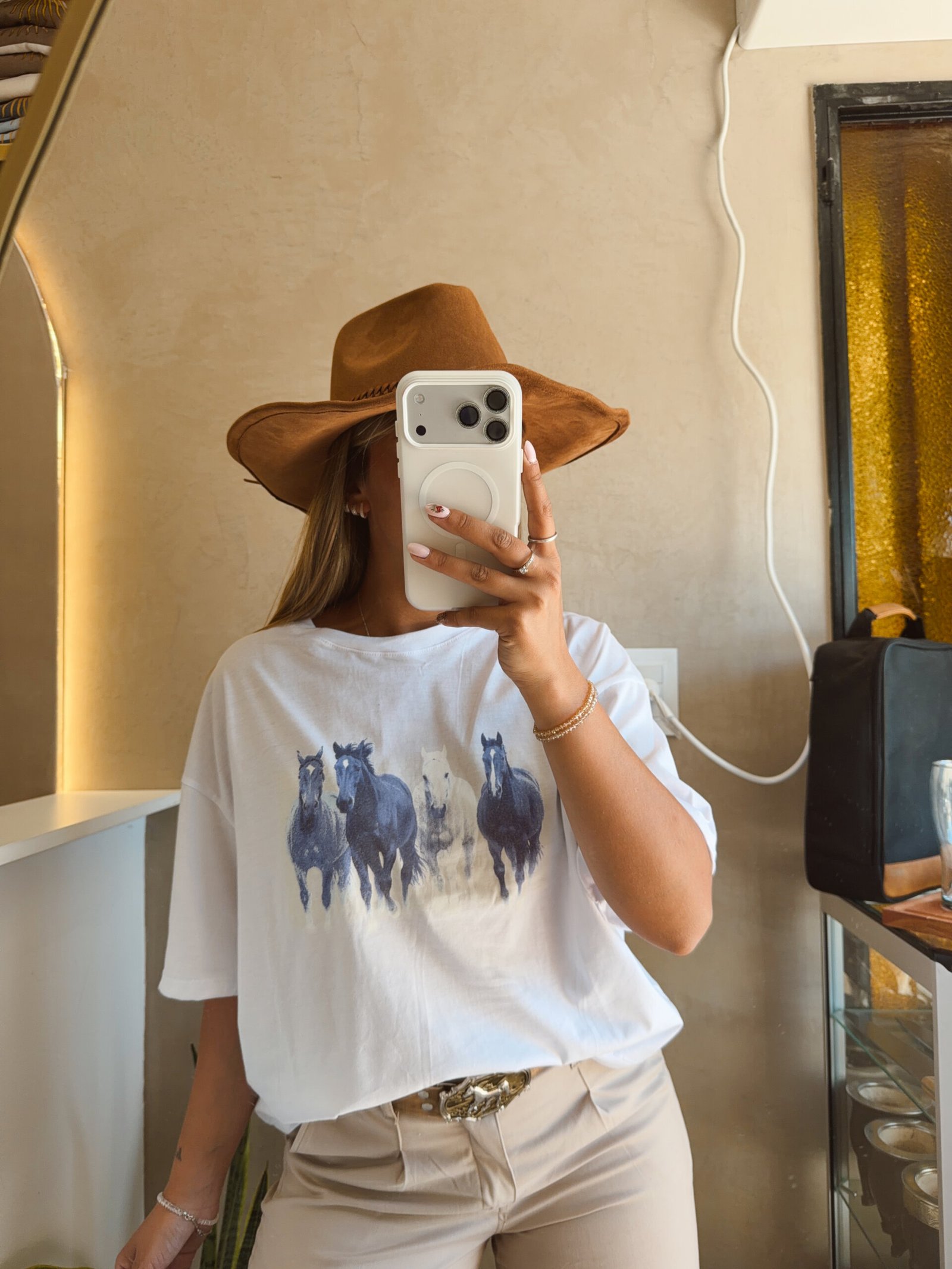 REMERA CABALLOS BLANCA - Image 2