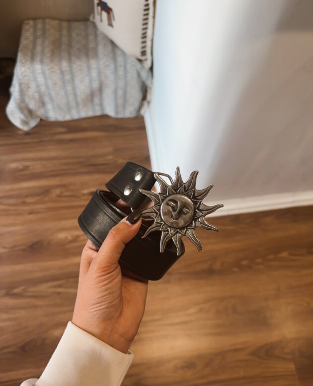 CINTO SOL CON CARA CUERO NEGRO