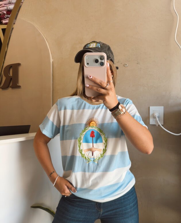 REMERA ESCUDO NACIONAL