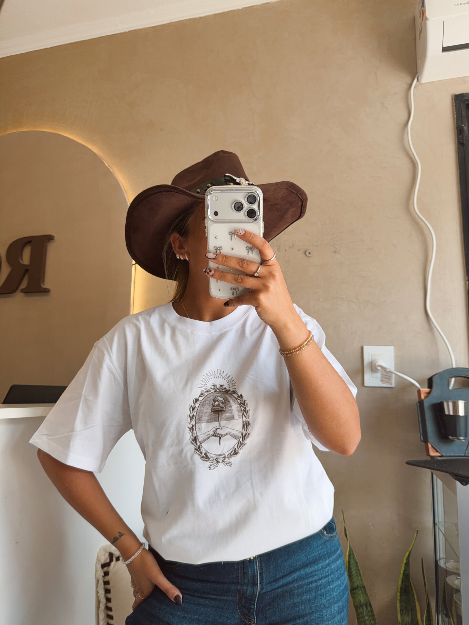 REME ALGODON PREMIUM OVER ESCUDO NACIONAL BLANCO