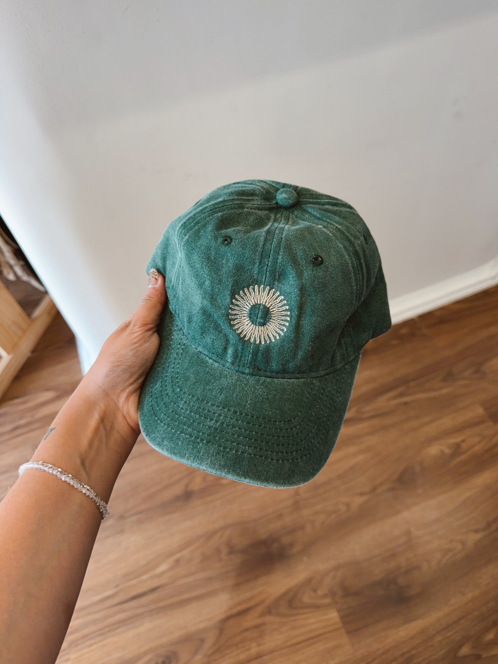 GORRA BORDADA SOLCITO VERDE