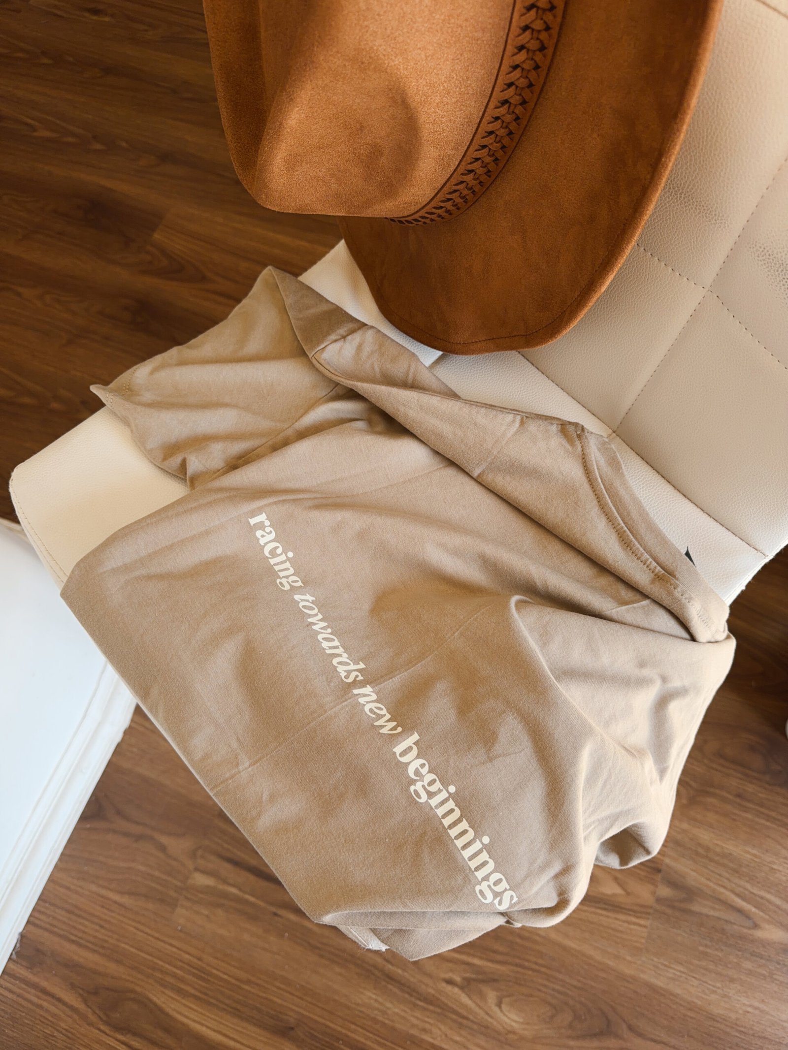 REMERA CABALLOS BEIGE - Image 3