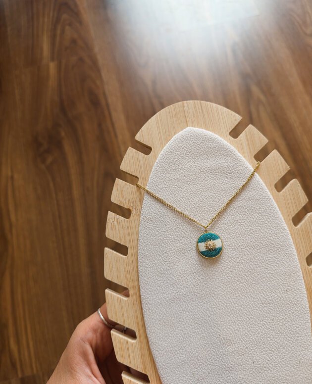 COLLAR MONEDA DORADO ACERO