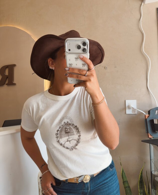 REME ALGODON ESCUDO CORTE MAS ENTALLADO , COLOR ARENA