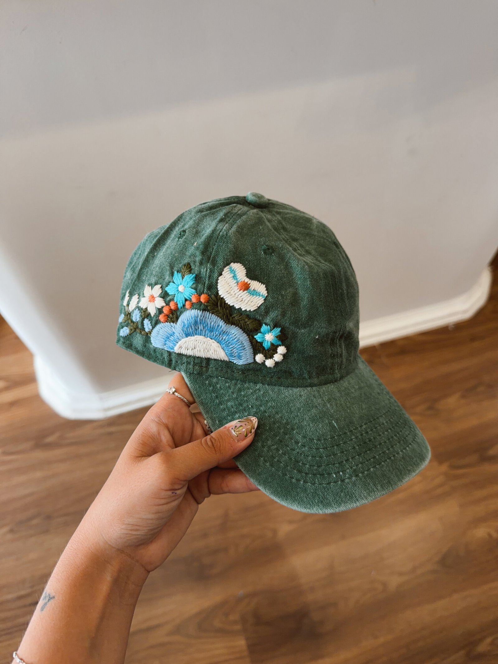 GORRA BODADA FLORES VERDE