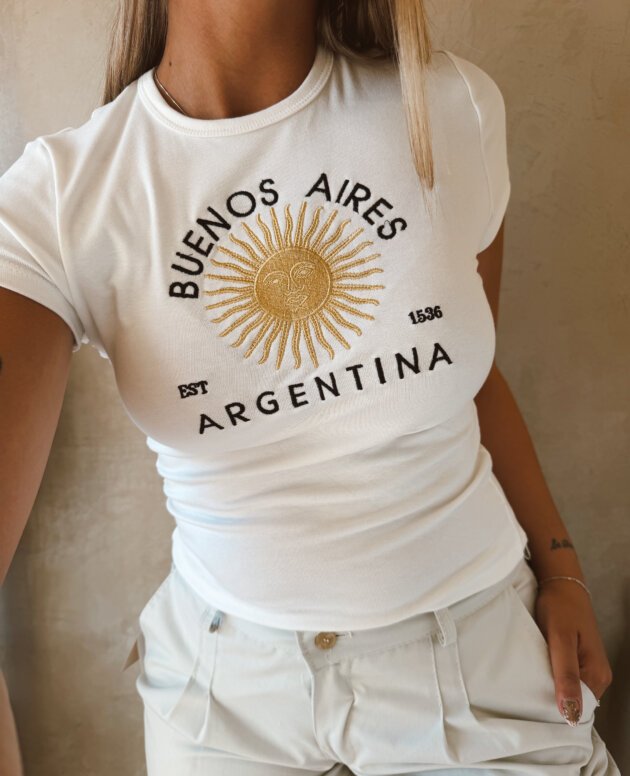 REMERA BUENOS AIRES ARG BORDADA