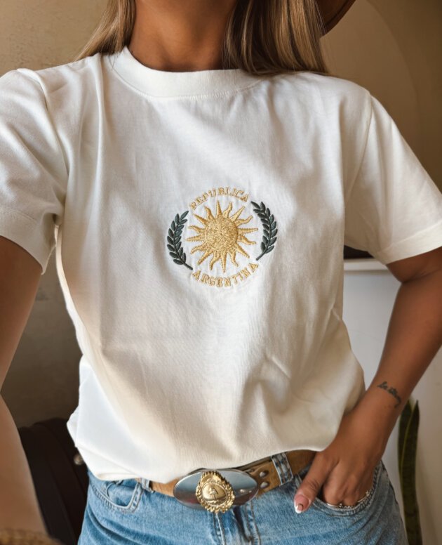 REMERA REPUBLICA ARG Y SOL NATURAL