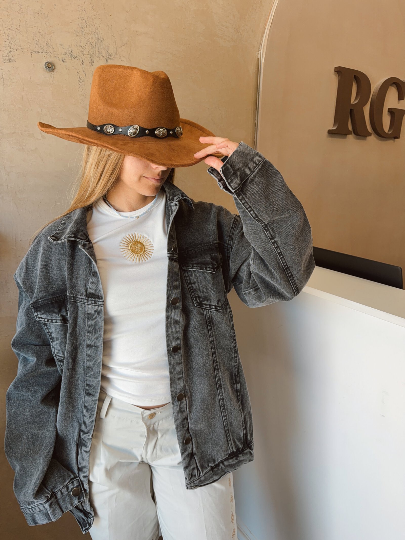 CAMPERA JEANS GRIS BORDADA