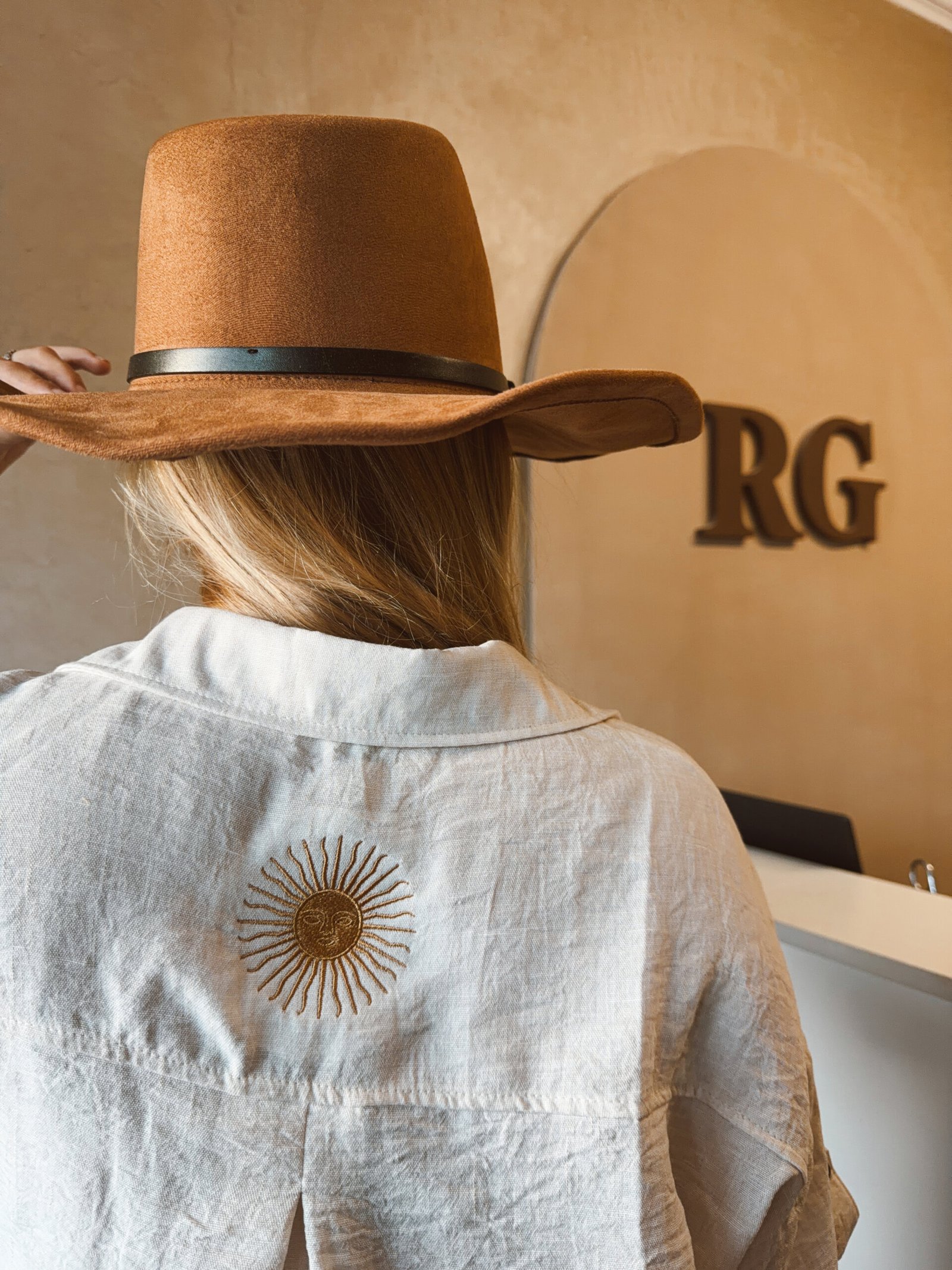 CAMISA BORDADA SOLCITOS