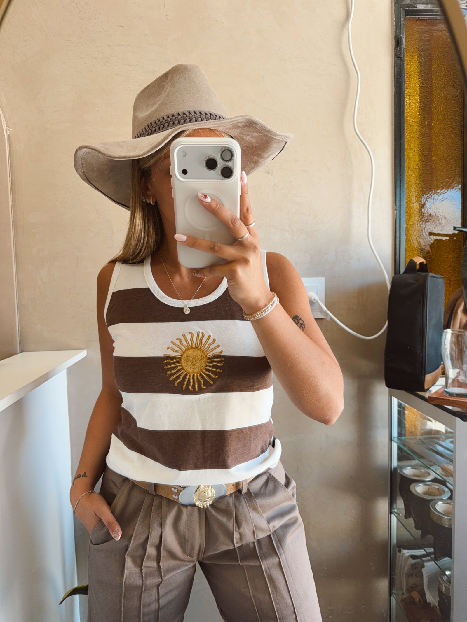 MUSCULOSA RAYADA BORDADA MARRON - Image 2