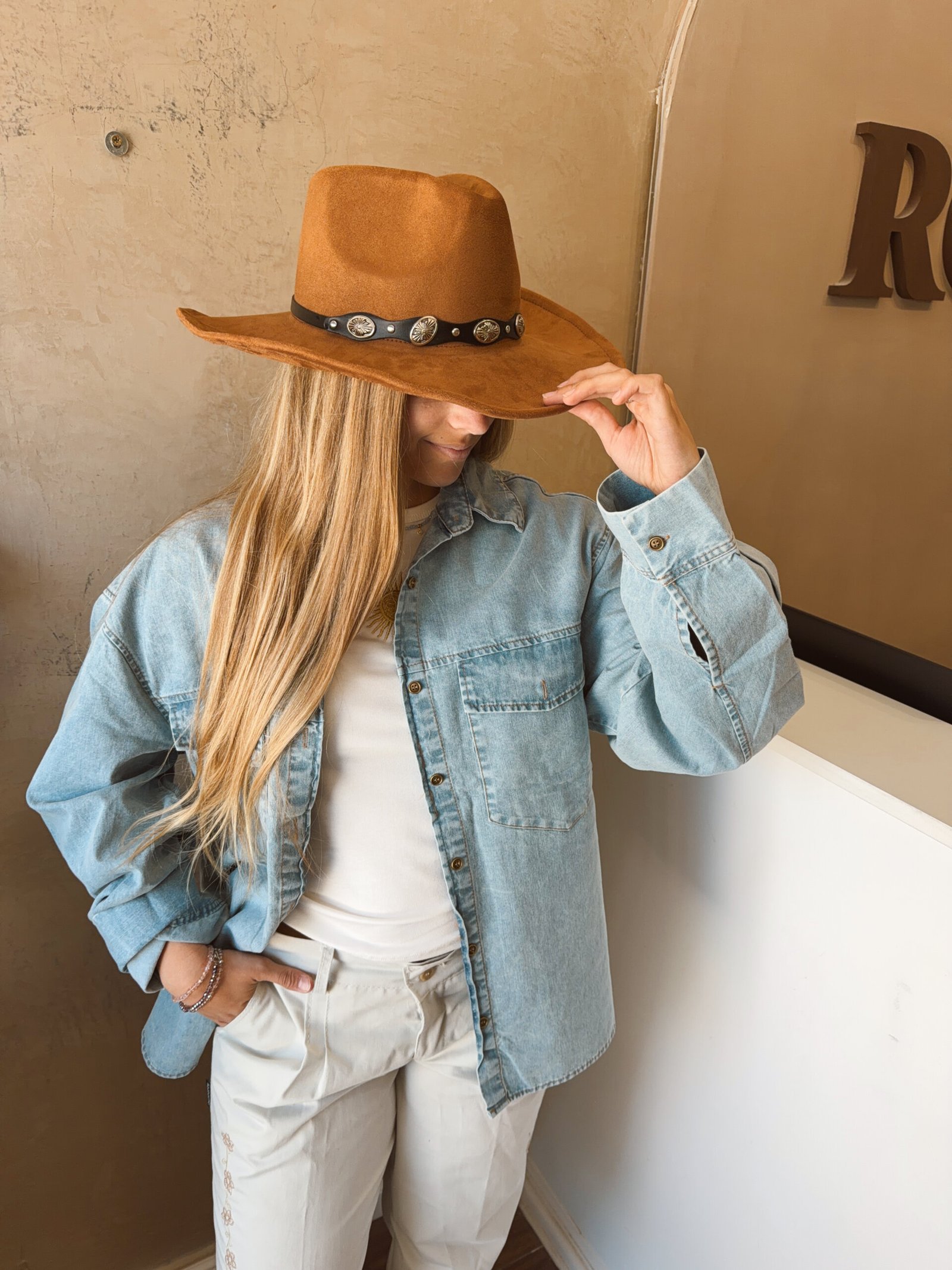 CAMISA JEANS LARGA CELESTE CLARITO BORDADA - Image 2