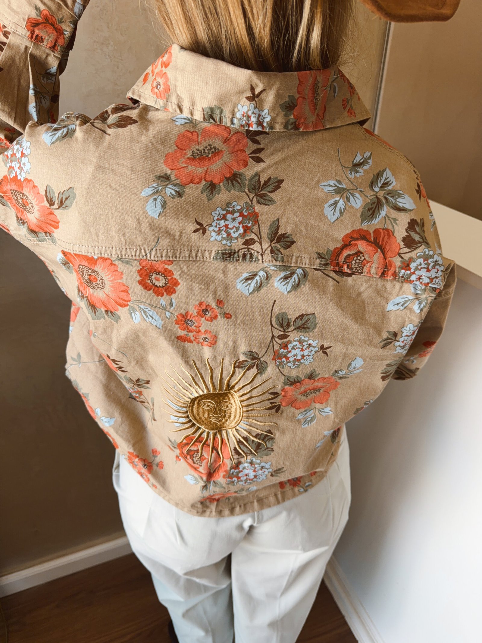 CAMPERA FLOREADA SOL BORDADO - Image 3