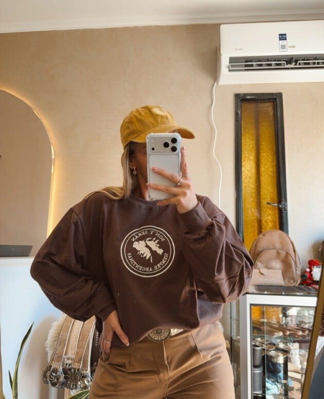 BUZO MARRÓN MALVINAS ARGENTINAS BORDADO