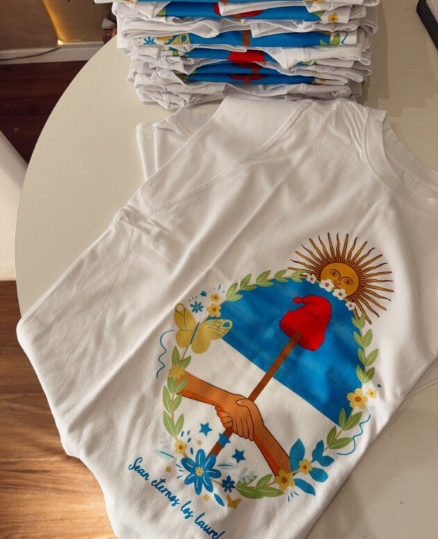 REMERA ESCUDO NACIONAL PROMO