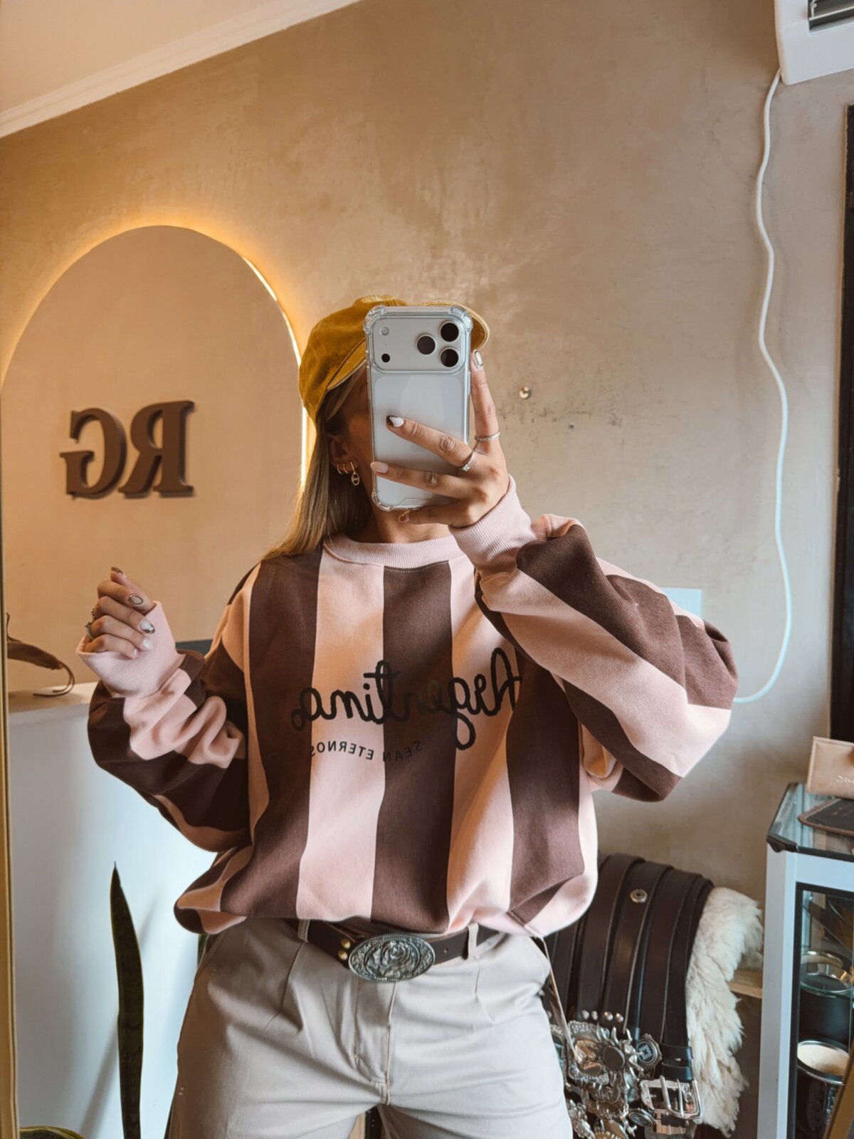 BUZO SEAN ETERNOS CHOCOLATE Y ROSA - Image 2