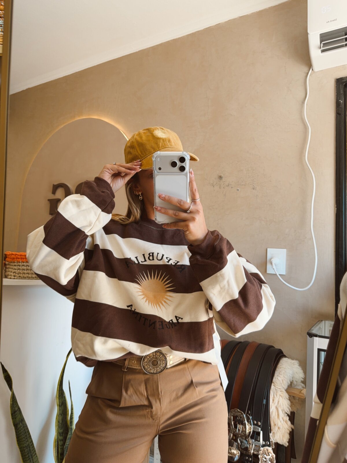 BUZO REPÚBLICA ARGENTINA MARRÓN BEIGE - Image 2