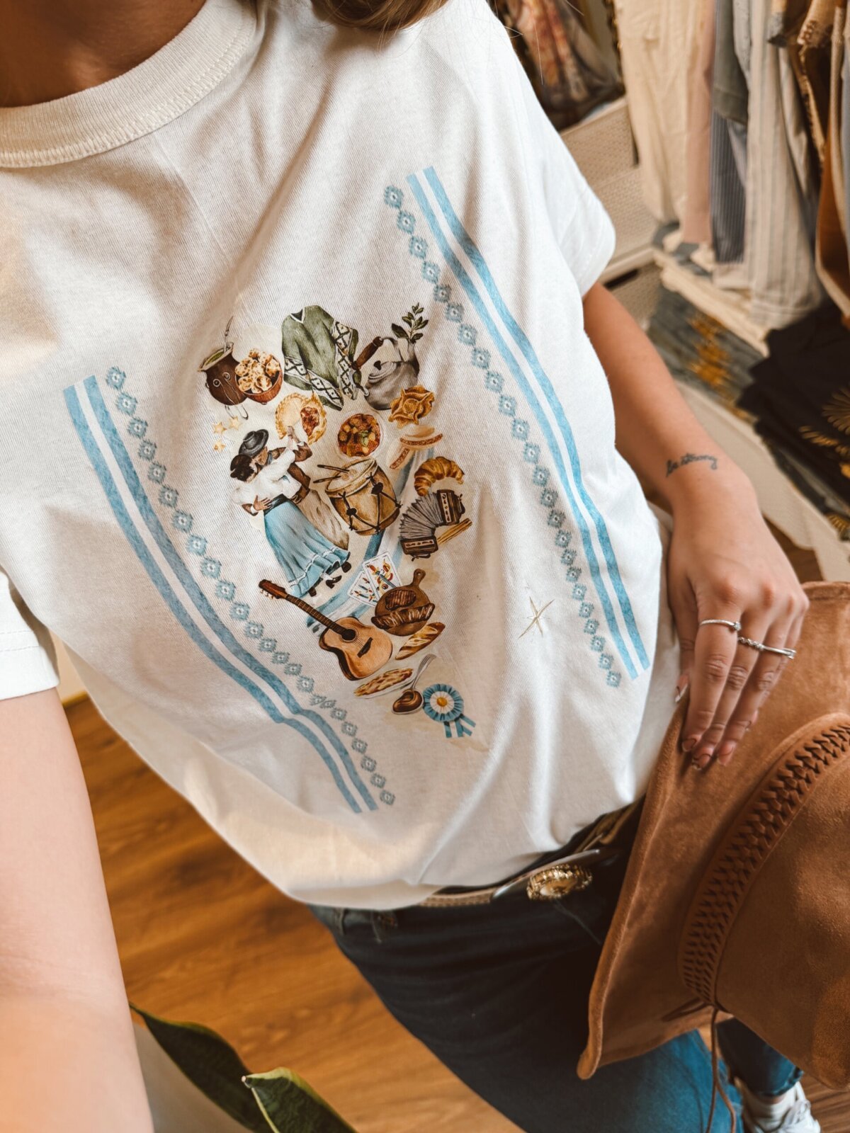 REMERA MAPA ARGENTINA COSTUMBRES - Image 3