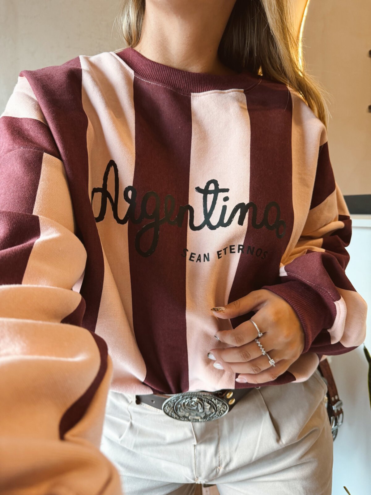 BUZO SEAN ETERNOS FUCSIA Y ROSA