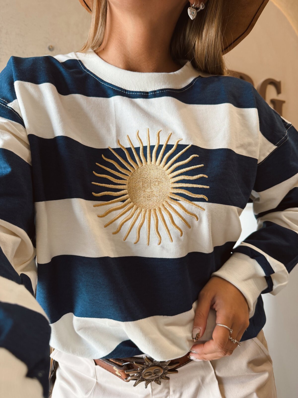 BUZO RAYADO SOL DE MAYO BORDADO AZUL - Image 2