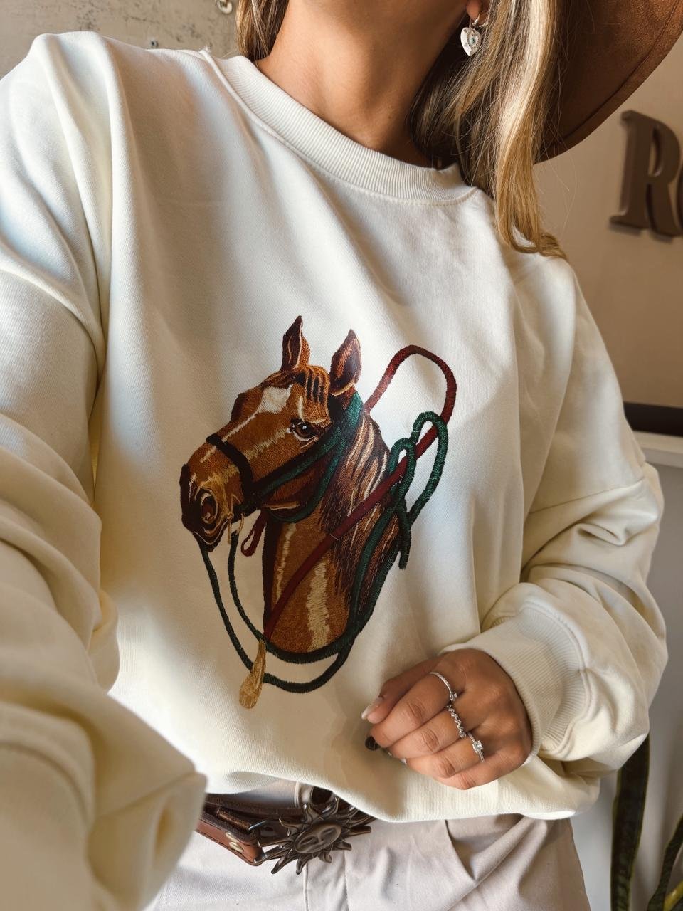 BUZO CABALLO FRISA CREMA