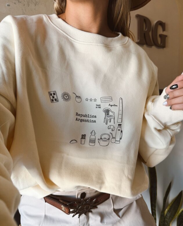 BUZO REPÚBLICA ARGENTINA FRISA CREMA OSCURO