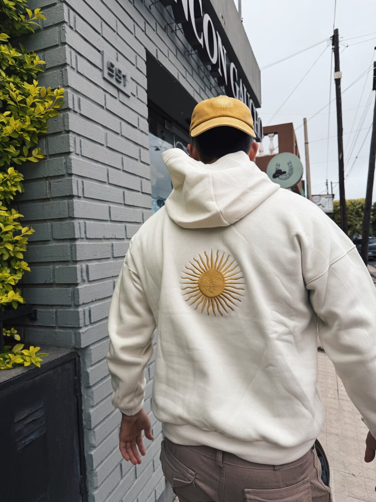 BUZO SOL BORDADO NATURAL