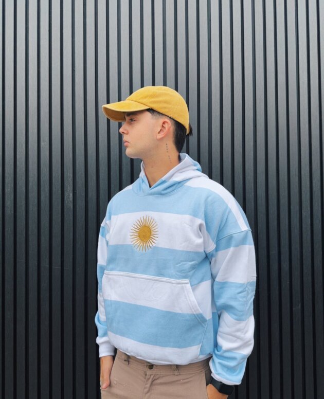 BUZO SOL BORDADO CELESTE RAYADO