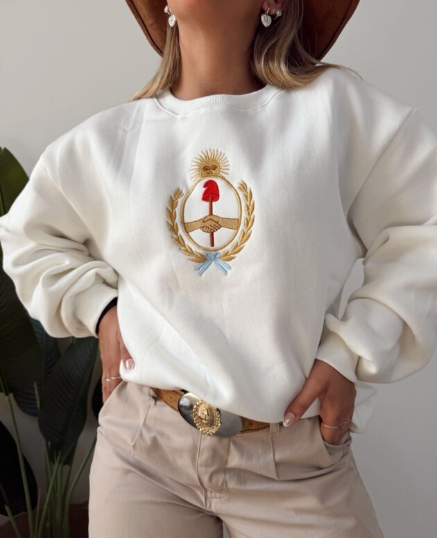 BUZO ESCUDO NACIONAL BORDADO FRISA