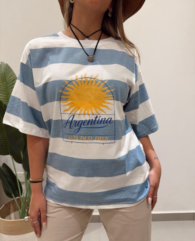 REMERA ALTA EN EL CIELO