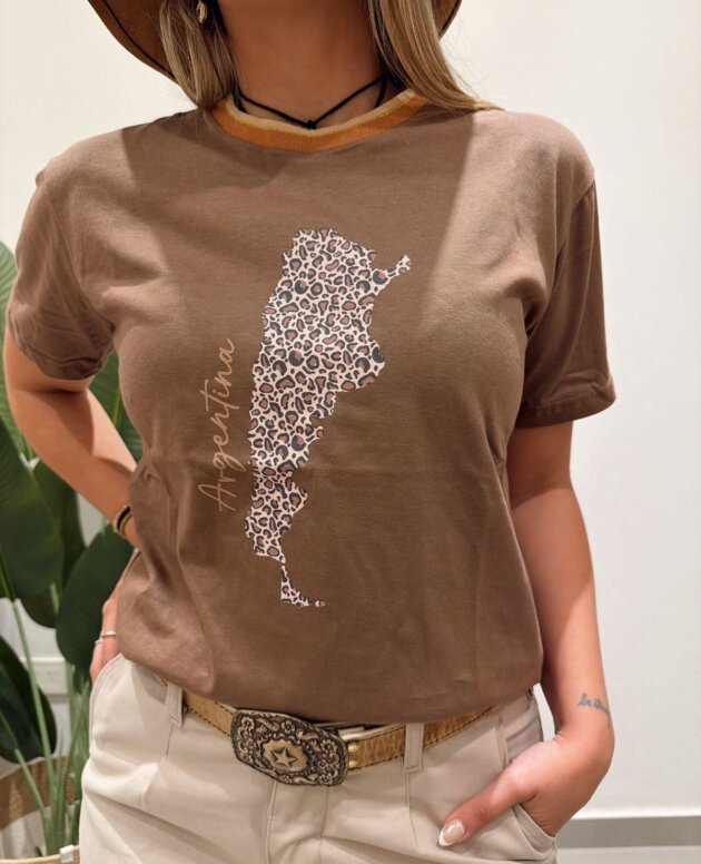 REMERA MAPA ANIMAL PRINT