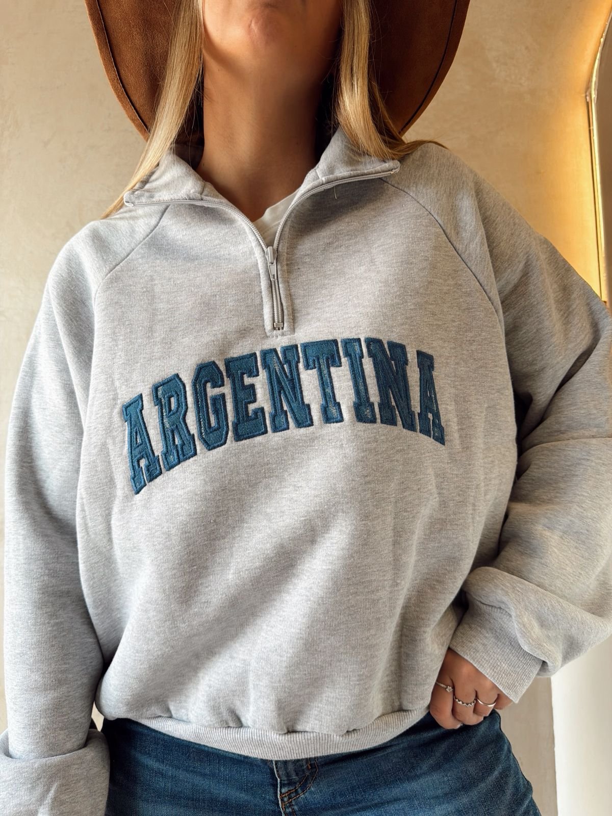 BUZO ARGENTINA GRIS FRISA