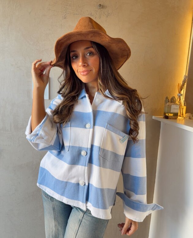 CAMISACO CON PIN FRISA