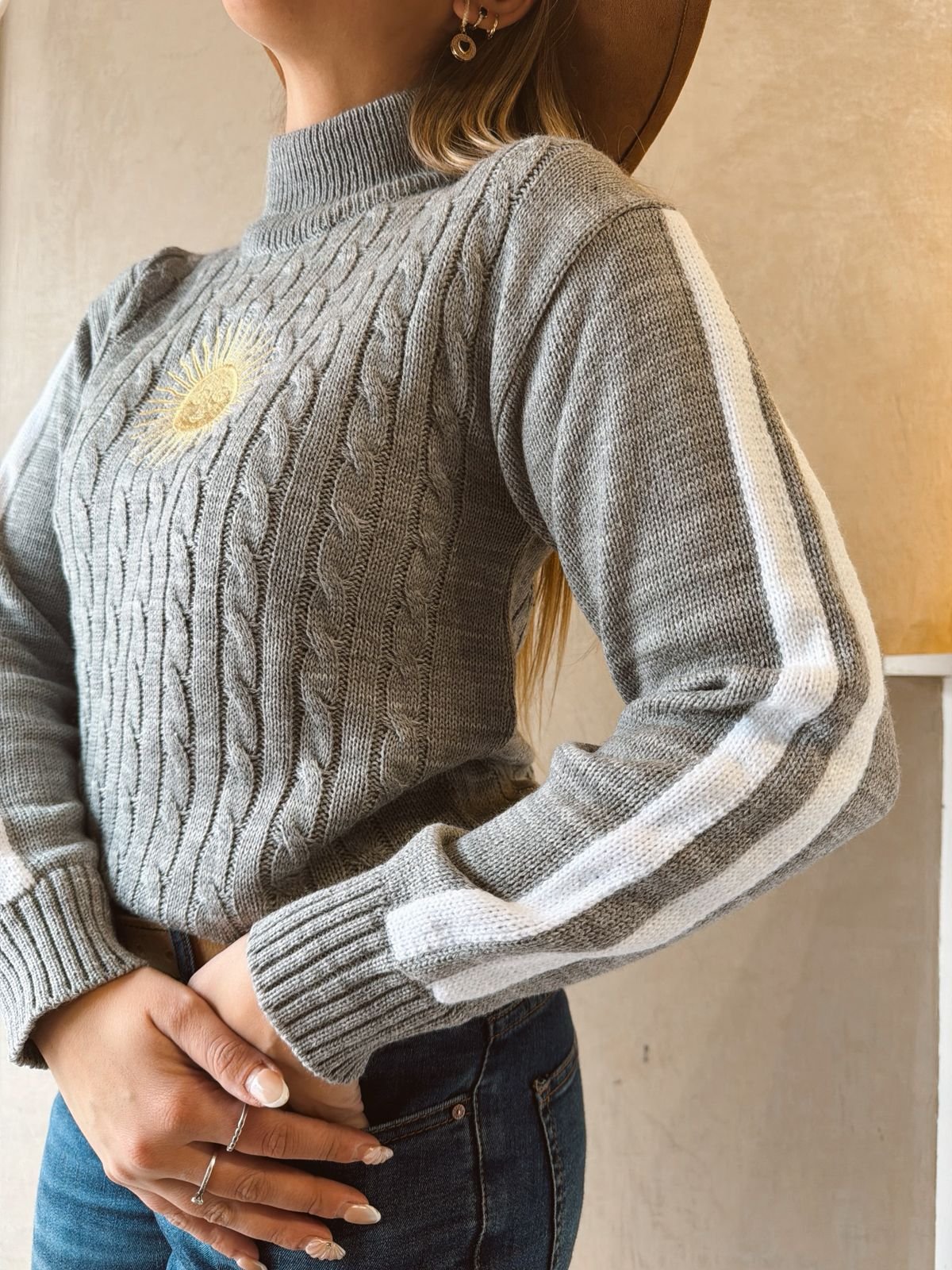 SWEATER POLERA GRIS - Image 2