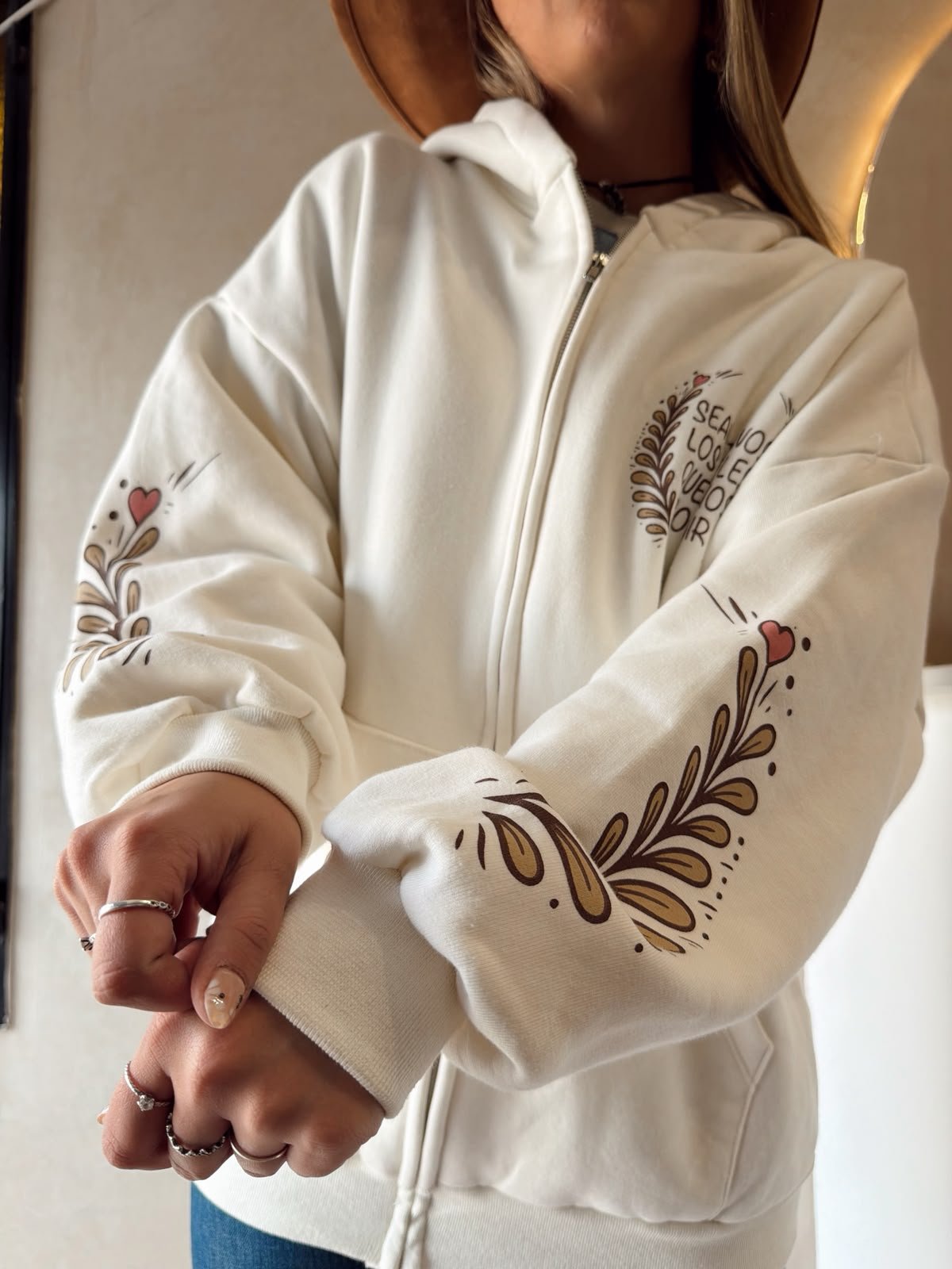 CAMPERA CORAZON ESPALDA FRISA NATURAL - Image 4