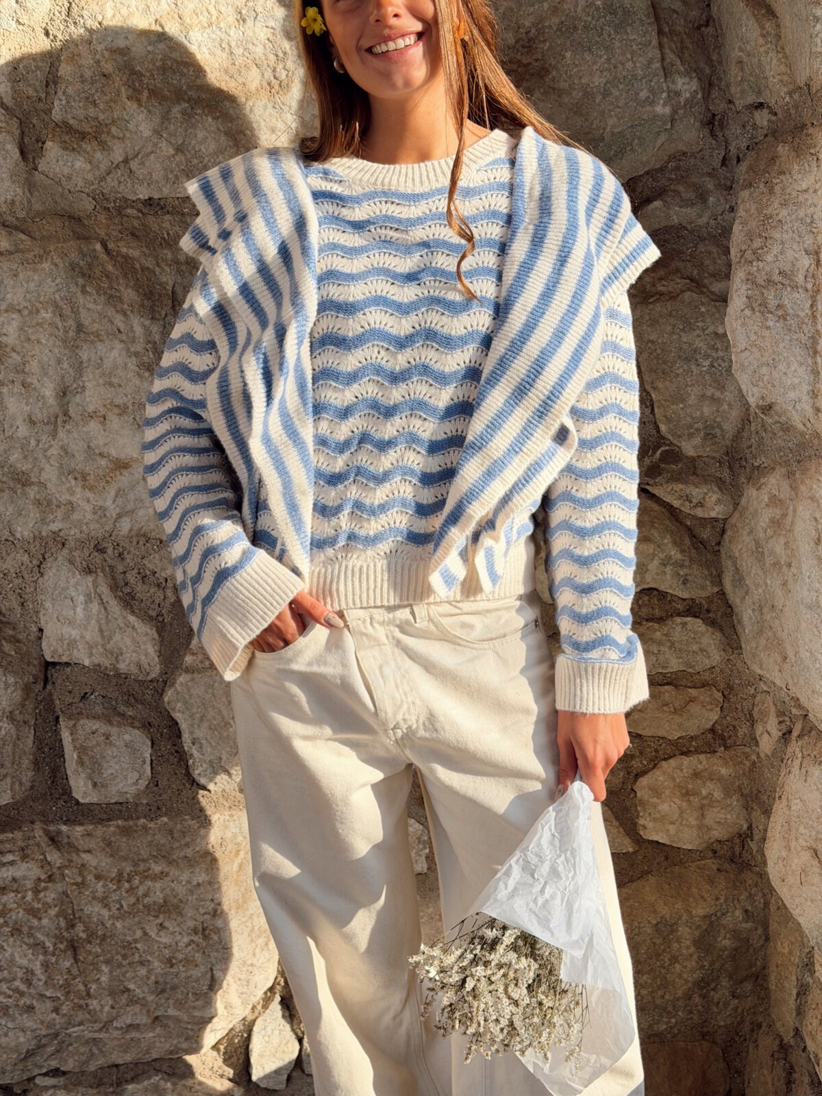 SWEATER VOLADO CELESTE Y BLANCO