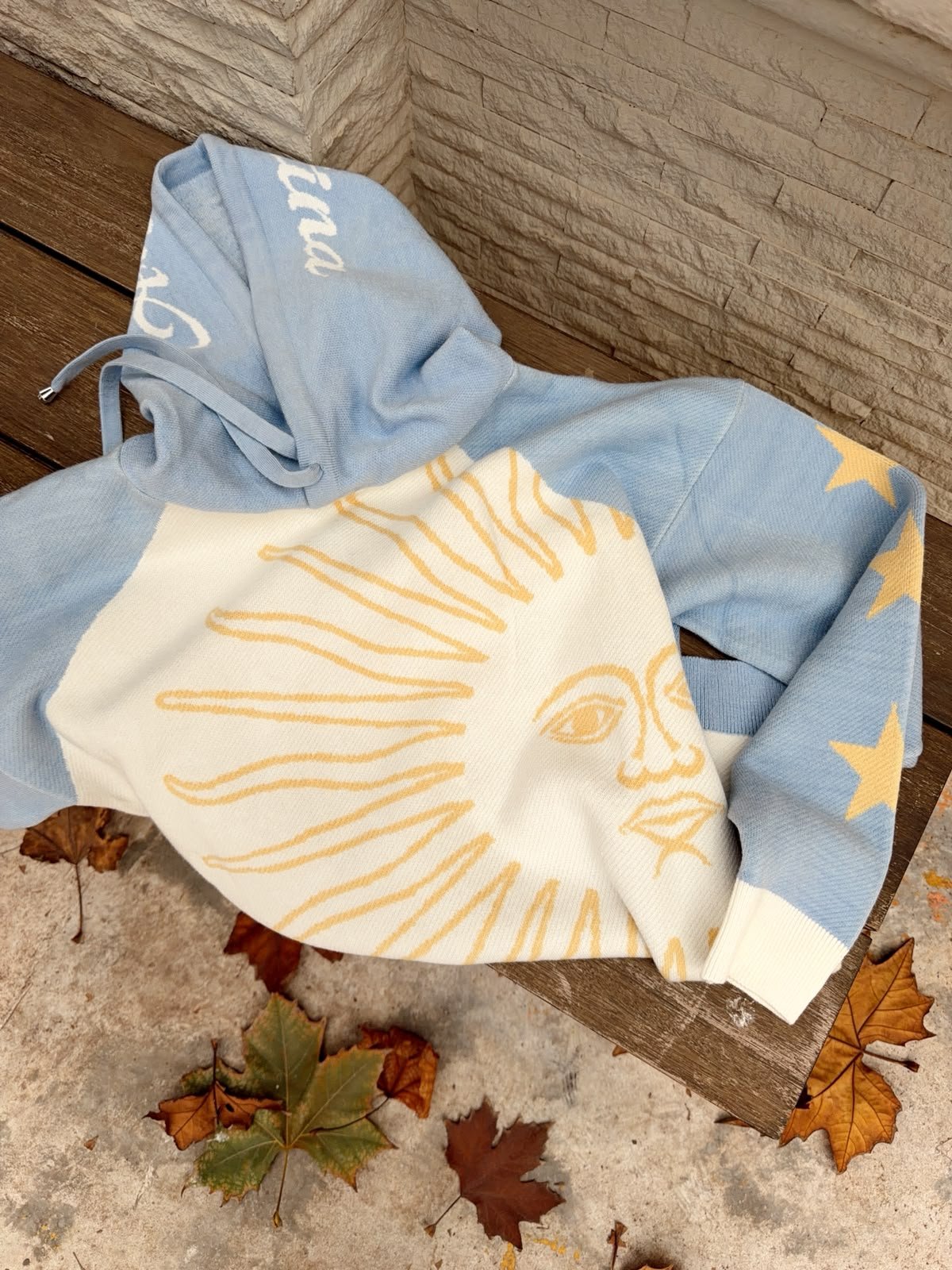 SWEATER SOL DE MAYO CON CAPUCHA