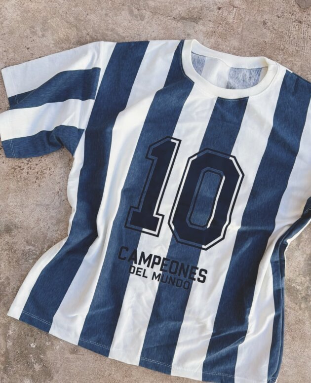 REMERA CAMPEONES DEL MUNDO AZUL