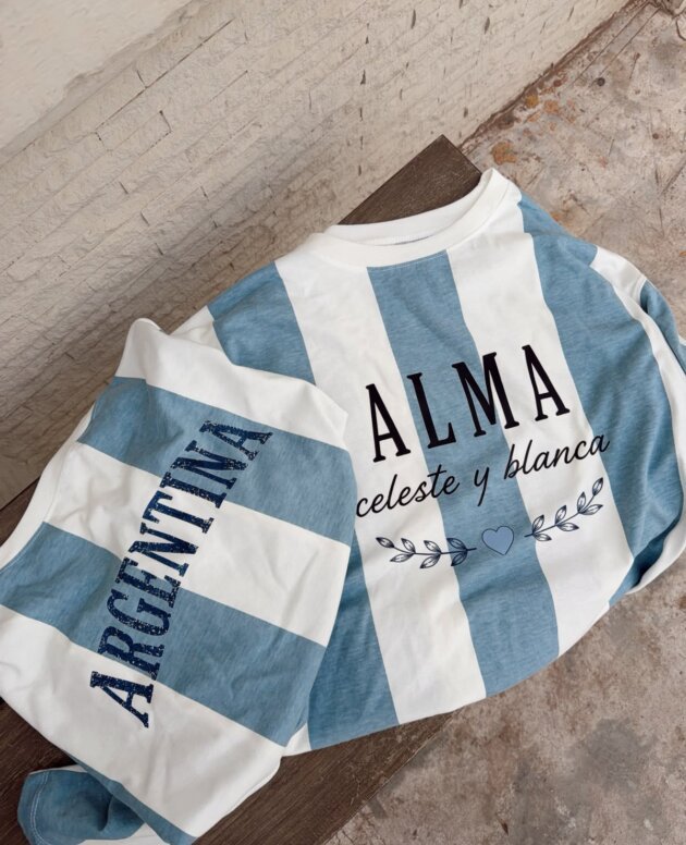 REMERA ALMA CELESTE Y BLANCA