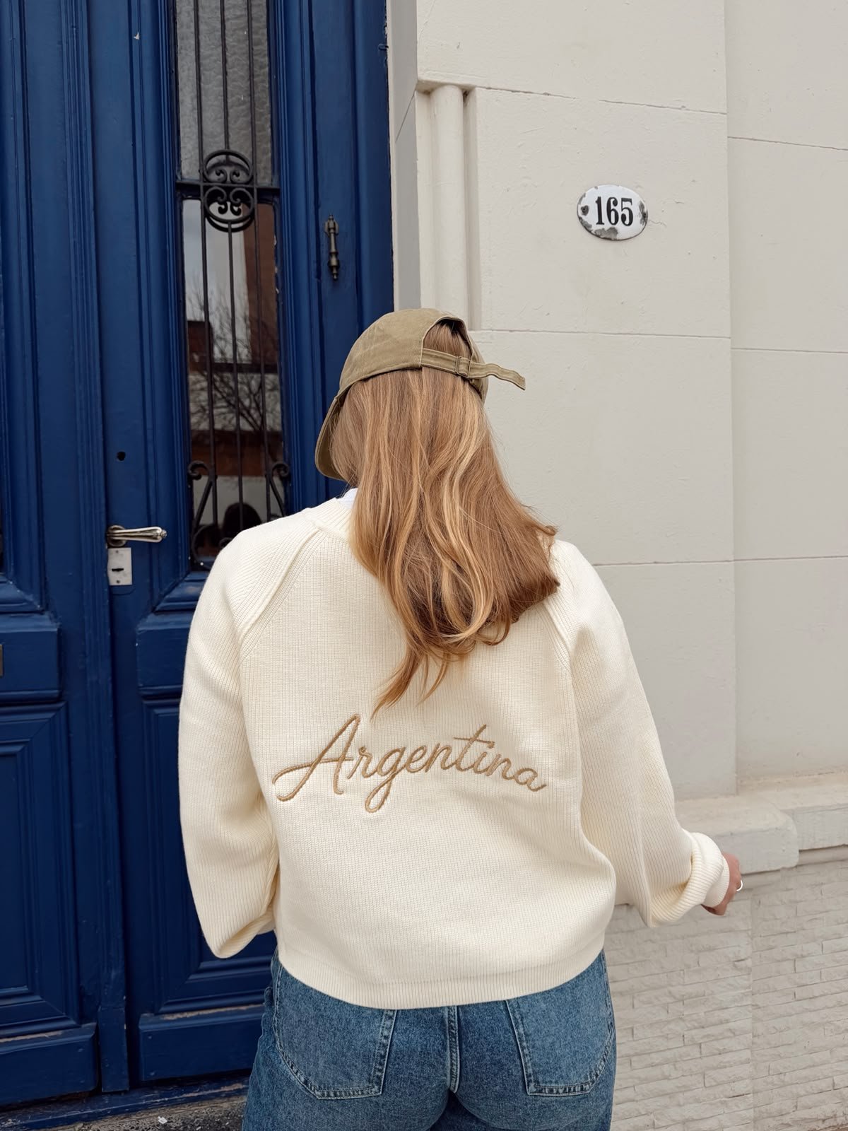 SWEATER V ESCUDO BORDADO - Image 4